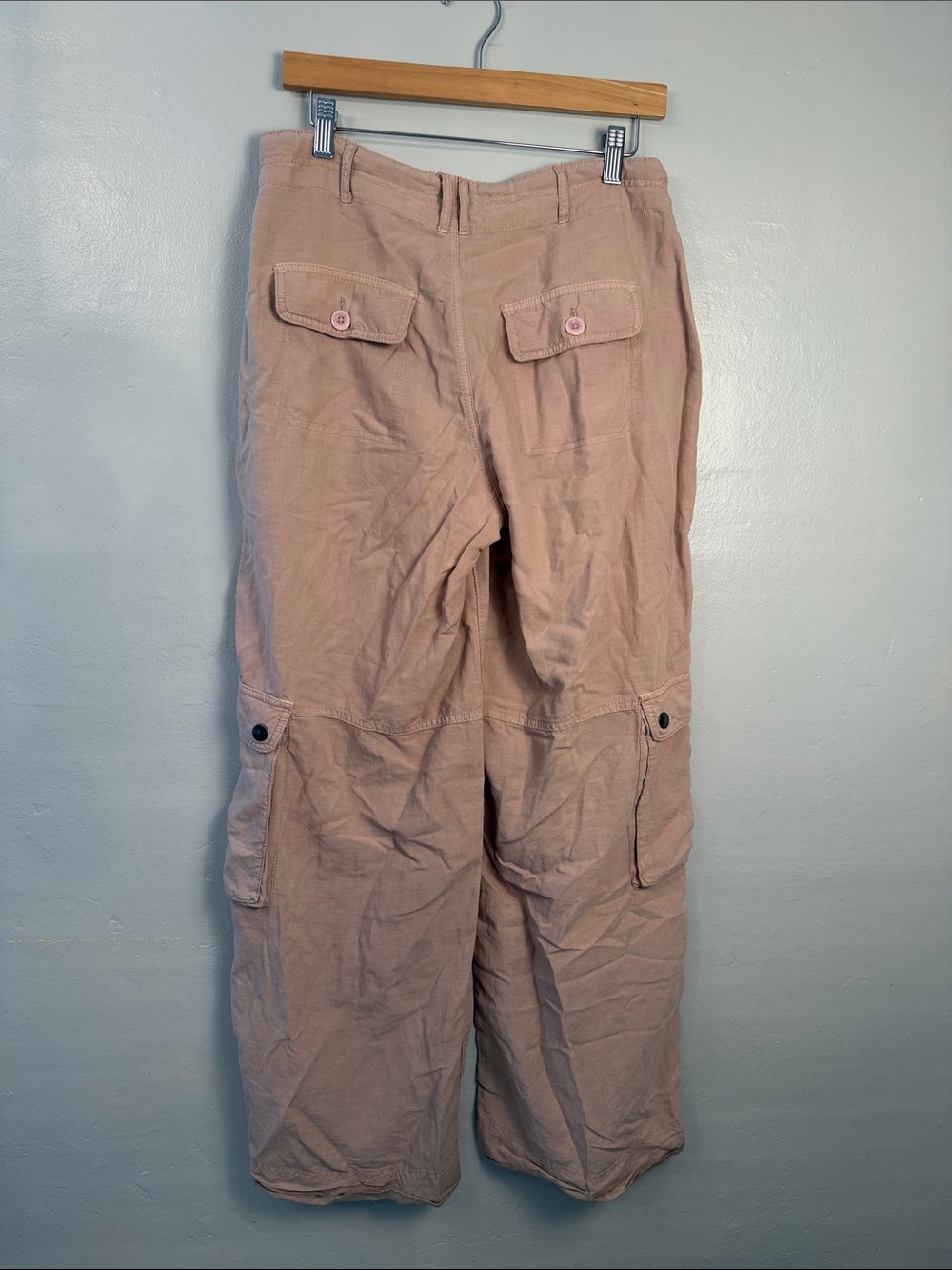 Pilcro Wide-Leg Cargo Pants in Dusty Rose size 6 - Picture 2 of 8